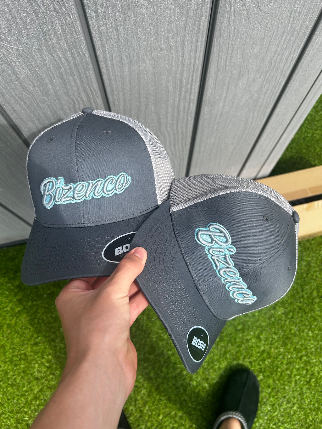 Light grey/light blue Bizenco 🧊